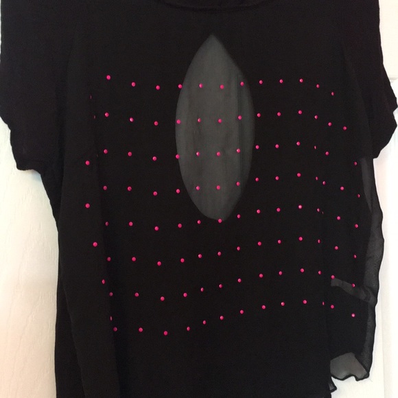 Sheer tee with pink accents and open back - Picture 2 of 4